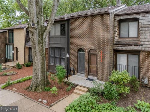 4932 Sauquoit Ln, ANNANDALE, VA, 22003-5142 | Card Image