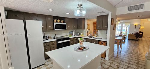 4-2206 Ne 7th St, Hallandale Beach, FL, 33009-2804 | Card Image