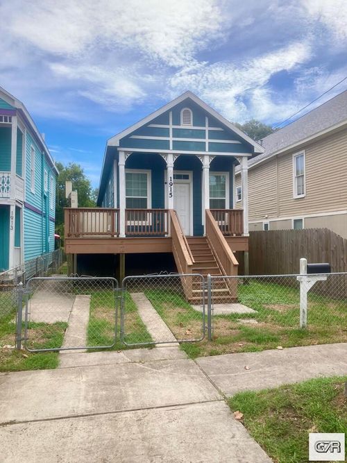 1915 Avenue N, Galveston, TX, 77550-4745 | Card Image