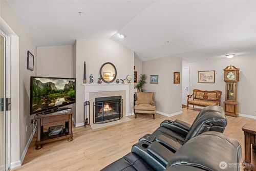 apt-t201-23303 Cedar Way, Mountlake Terrace, WA, 98043-4368 | Card Image