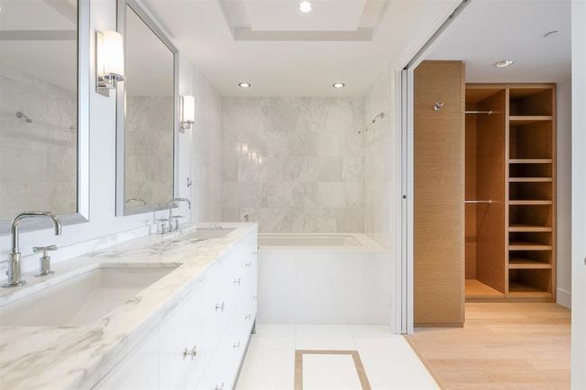 3701 - 667 Howe St, Condo with 3 bedrooms, 3 bathrooms and 2 parking in Vancouver BC | Image 11