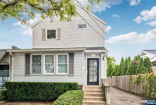 71 Irvington St, Westwood, NJ, 07675-1767 | Card Image