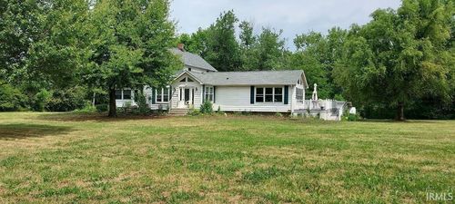 23715 Hoeppner Ln, Woodburn, IN, 46797-9635 | Card Image