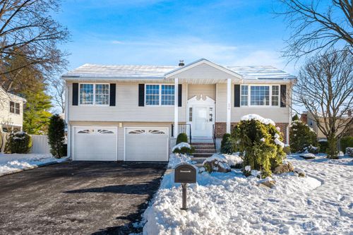 179 Fleet Ave, Edison, NJ, 08820-2431 | Card Image