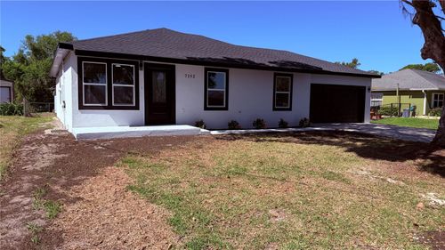 7152 Palm Ave, LEESBURG, FL, 34788-7045 | Card Image