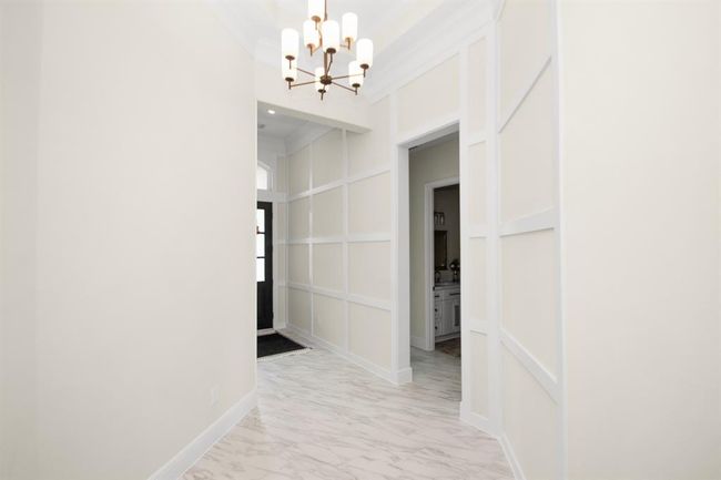 Front Entrance | Image 18