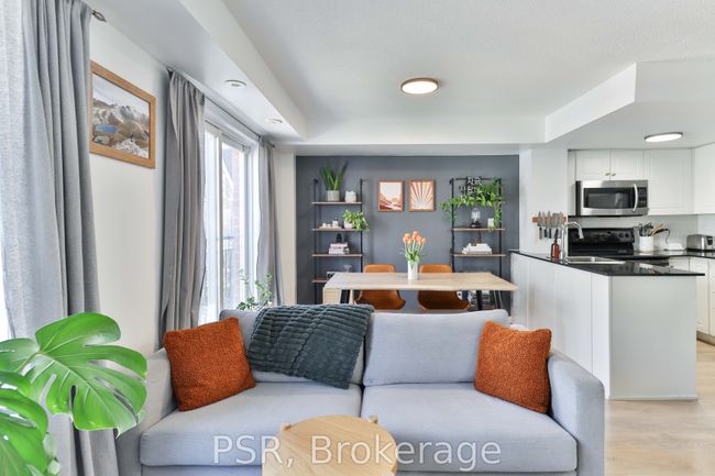 712 - 10 Laidlaw St, Condo with 3 bedrooms, 2 bathrooms and 1 parking in Toronto ON | Image 17