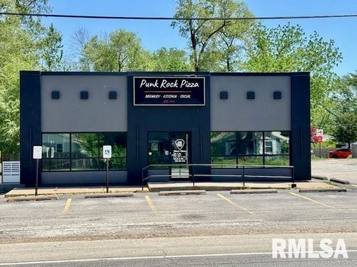 637 1st St, Silvis, IL, 61282-2238 | Card Image