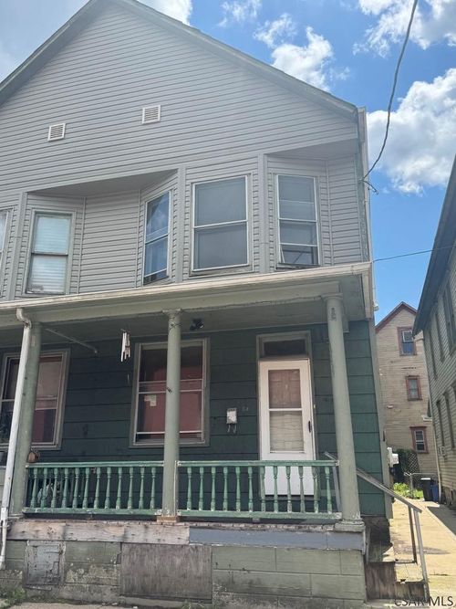 84 Golde St, Johnstown, PA, 15902-2037 | Card Image