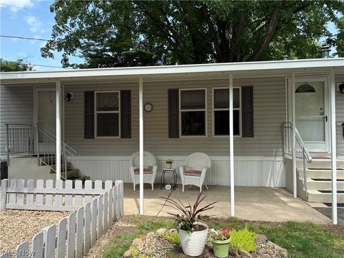 195 Spruce Ln, Mentor, OH, 44060-4414 | Card Image
