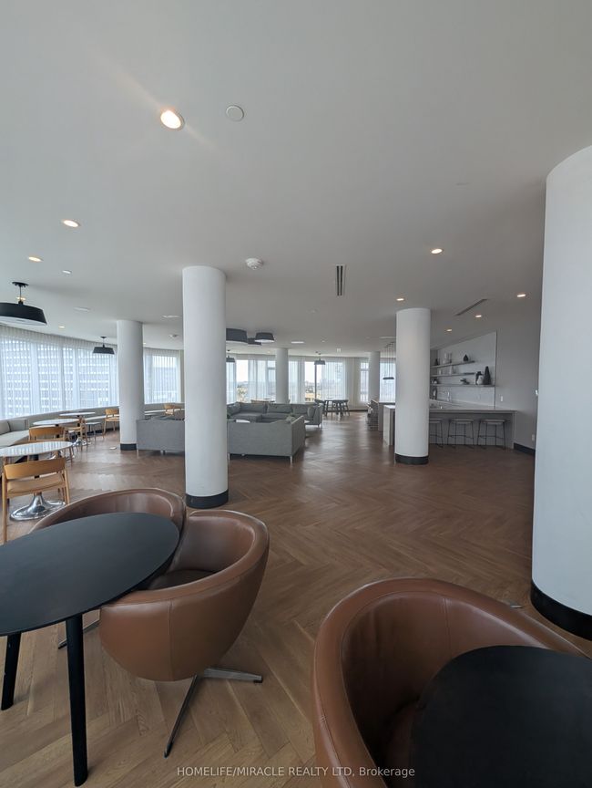 1611 - 2520 Eglinton Ave W, Condo with 3 bedrooms, 2 bathrooms and 1 parking in Mississauga ON | Image 29