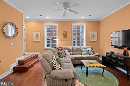 304 Captains Way, PHILADELPHIA, PA, 19146-5208 | Card Image