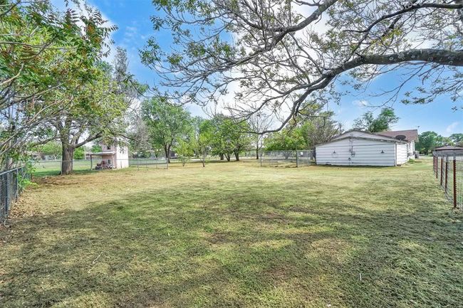 705 E Cleveland St, House other with 2 bedrooms, 1 bathrooms and null parking in Mangum OK | Image 7