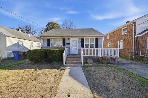 611 Quail Ave, Chesapeake, VA, 23324-3440 | Card Image