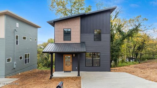 919 Turner St, Knoxville, TN, 37917-7039 | Card Image