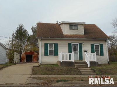 815 N 3 Rd Street, House other with 2 bedrooms, 1 bathrooms and null parking in Pekin IL | Image 1