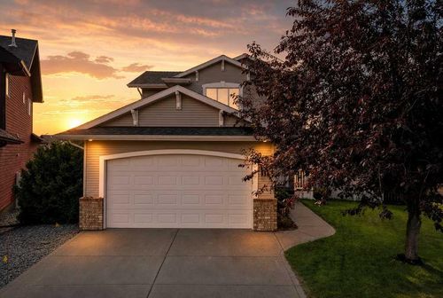 31 Kirton Close, House with 4 bedrooms, 4 bathrooms and 4 parking in Red Deer AB | Card Image