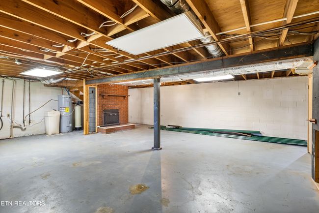 2nd fireplace | Image 21