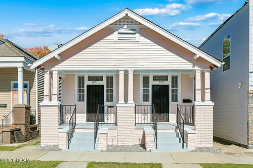 8219 Apple Street, New Orleans, LA, 70118 | Card Image