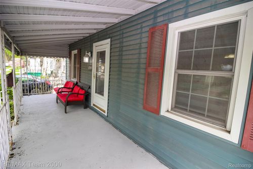 17182 Henry St, Melvindale, MI, 48122-1070 | Card Image