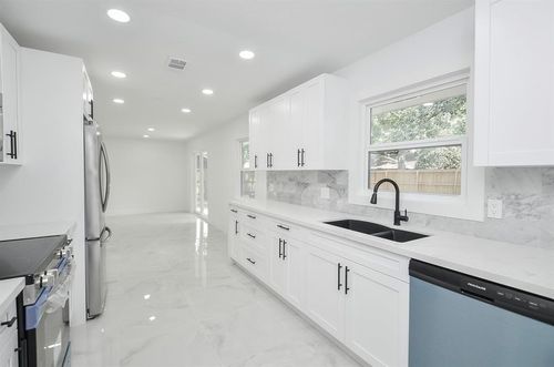 6107 Kuldell Dr, Houston, TX, 77074-7539 | Card Image