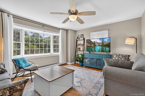 39 Woodside Dr, Warwick, NY, 10990-1039 | Card Image