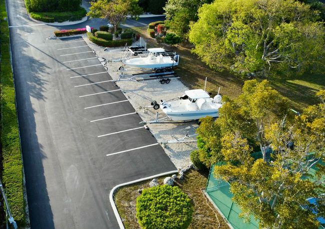 Trailer Parking | Image 8