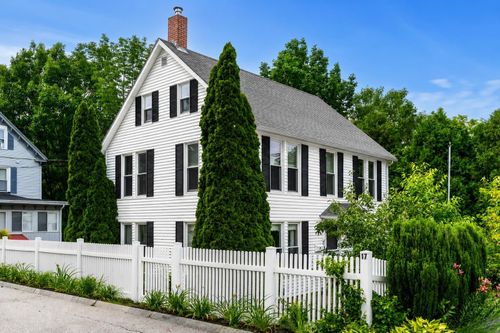 17 Cliff St, Somersworth, NH, 03878-2748 | Card Image