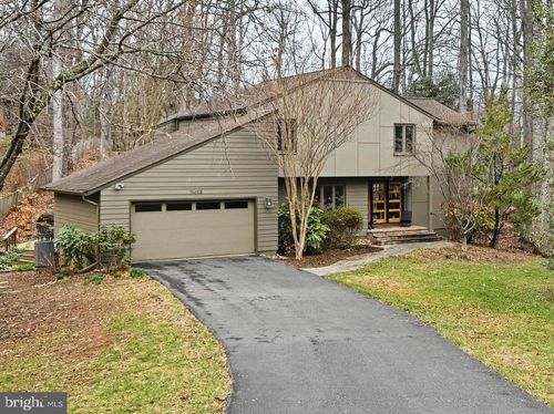 11698 Fox Glen Dr, Oakton, VA, 22124-2241 | Card Image