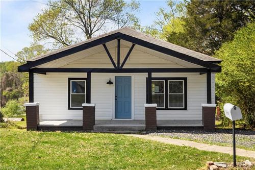 629 Lee St, Eden, NC, 27288-2551 | Card Image