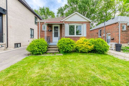 75 Elma St, Etobicoke, ON, M8V1X9 | Card Image