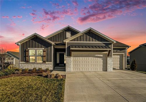 16590 Nw 124th St, Platte City, MO, 64079-8576 | Card Image