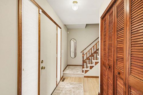 3347 Christy Way N, Saginaw, MI, 48603-7220 | Card Image