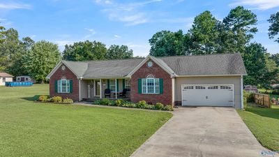 305 Sand Mountain Drive, House other with 3 bedrooms, 2 bathrooms and null parking in Rainsville AL | Image 1