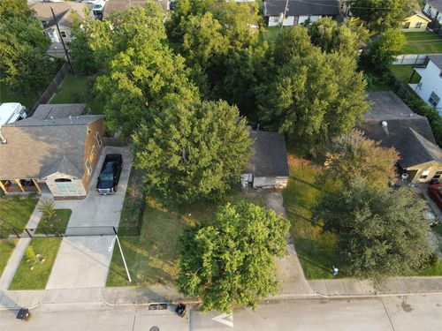 5922 Southridge St, Houston, TX, 77033-1028 | Card Image