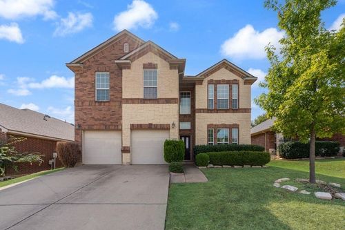 851 Grant St, Burleson, TX, 76028-8647 | Card Image