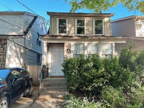 14032 Quince Ave, Flushing, NY, 11355-3561 | Card Image