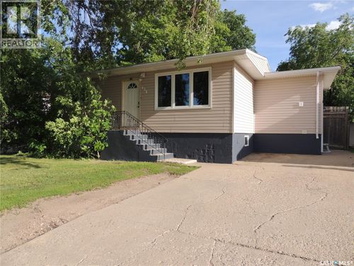 826 Albert St, Estevan, SK, S4A1S1 | Card Image