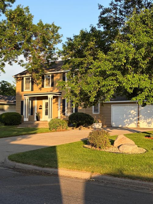 1104 23rd Ave N, Saint Cloud, MN, 56303-2514 | Card Image