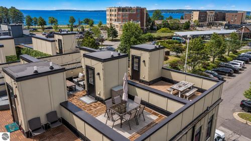 15-134 Gillis St, Traverse City, MI, 49684-2728 | Card Image