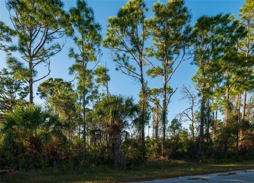 8281 Dimstead St, PORT CHARLOTTE, FL, 33981-4166 | Card Image