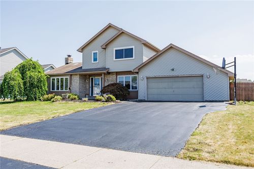 764 Whistlers Cove Ln, Greece, NY, 14612-1459 | Card Image
