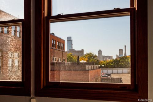 apt-49-1395 Antietam Ave, Detroit, MI, 48207-2874 | Card Image