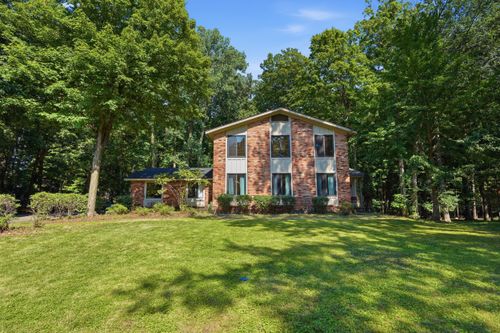 21542 Beauford Ct, Northville, MI, 48167-9045 | Card Image