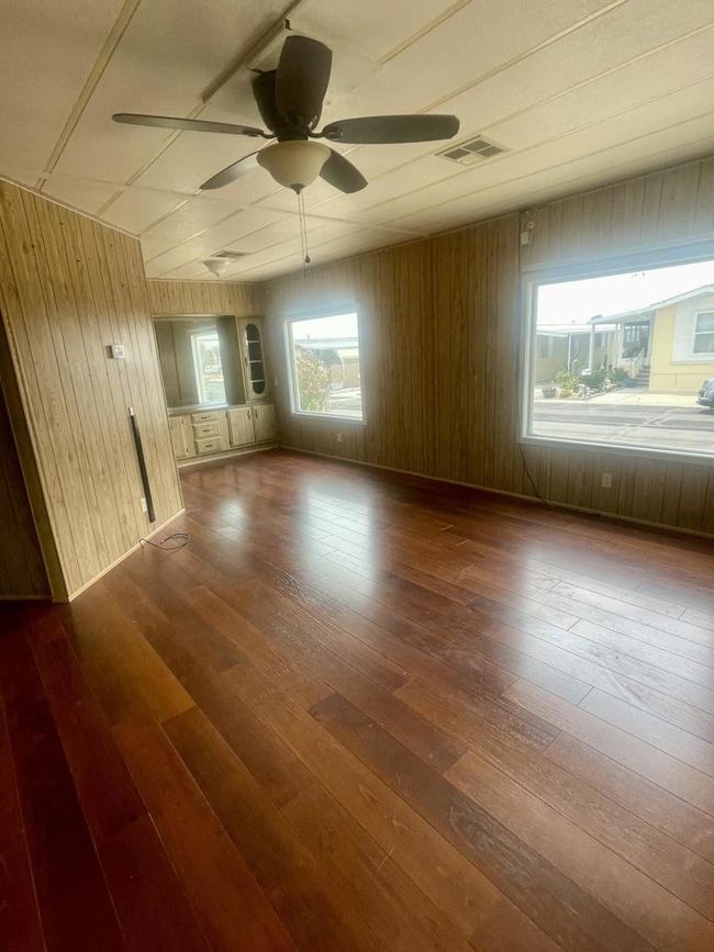 Family Room | Image 7