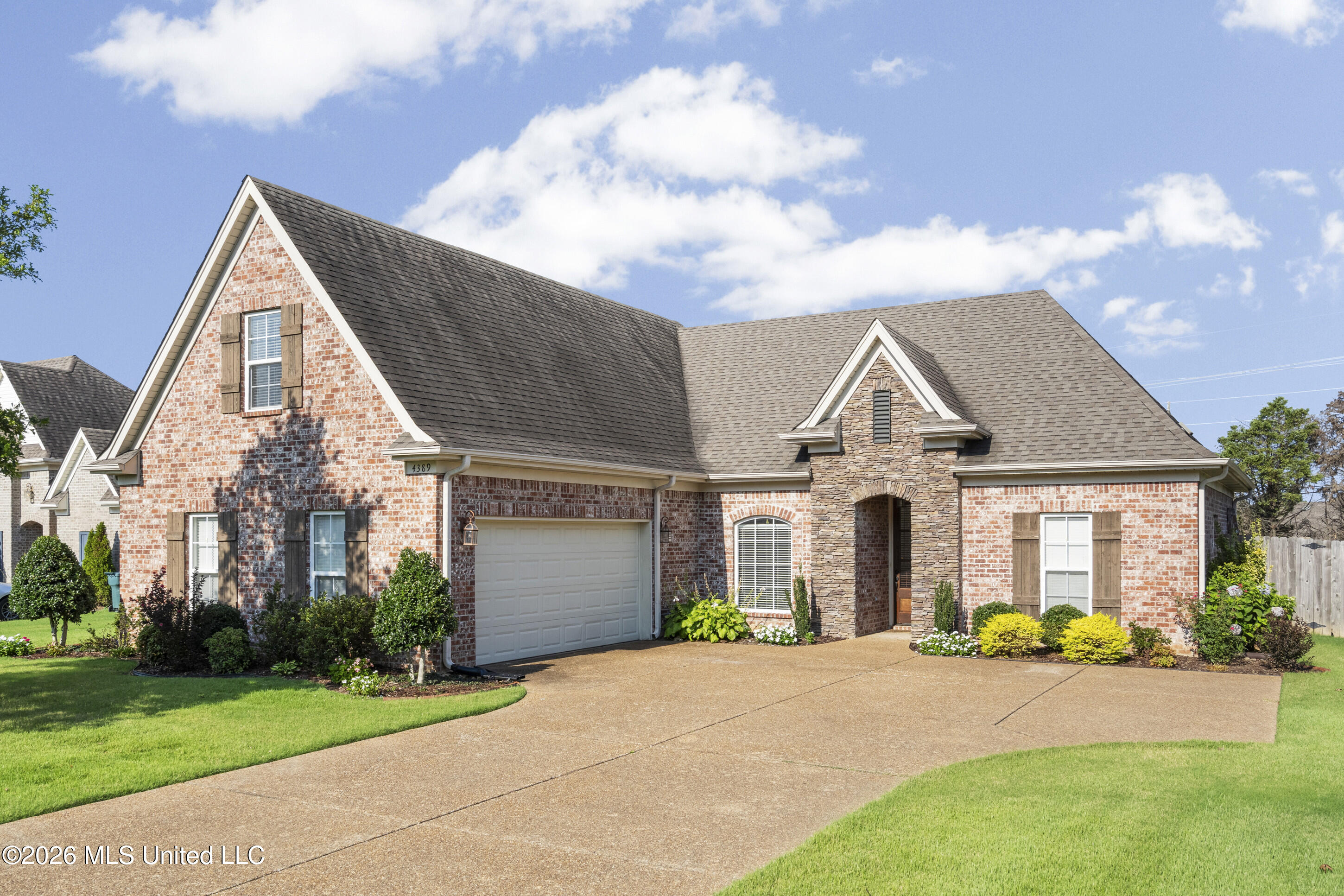 4389 Vineyard Dr W, Pending in Southaven - eXp Realty