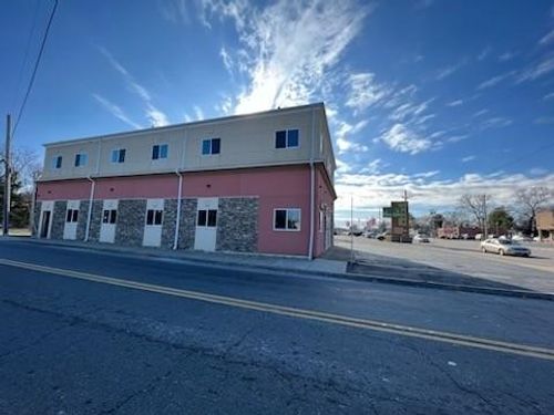 670 Washington St, Attleboro, MA, 02703-6947 | Card Image