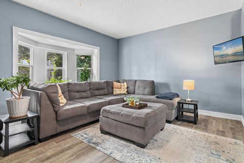 653 19th Ave Ne, Minneapolis, MN, 55418-4441 | Card Image