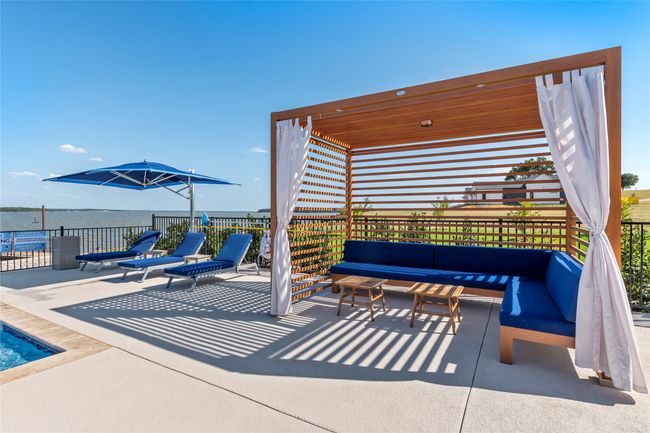 Pool side | Image 30
