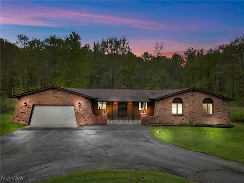 11501 Stafford Rd, Chagrin Falls, OH, 44023-9377 | Card Image